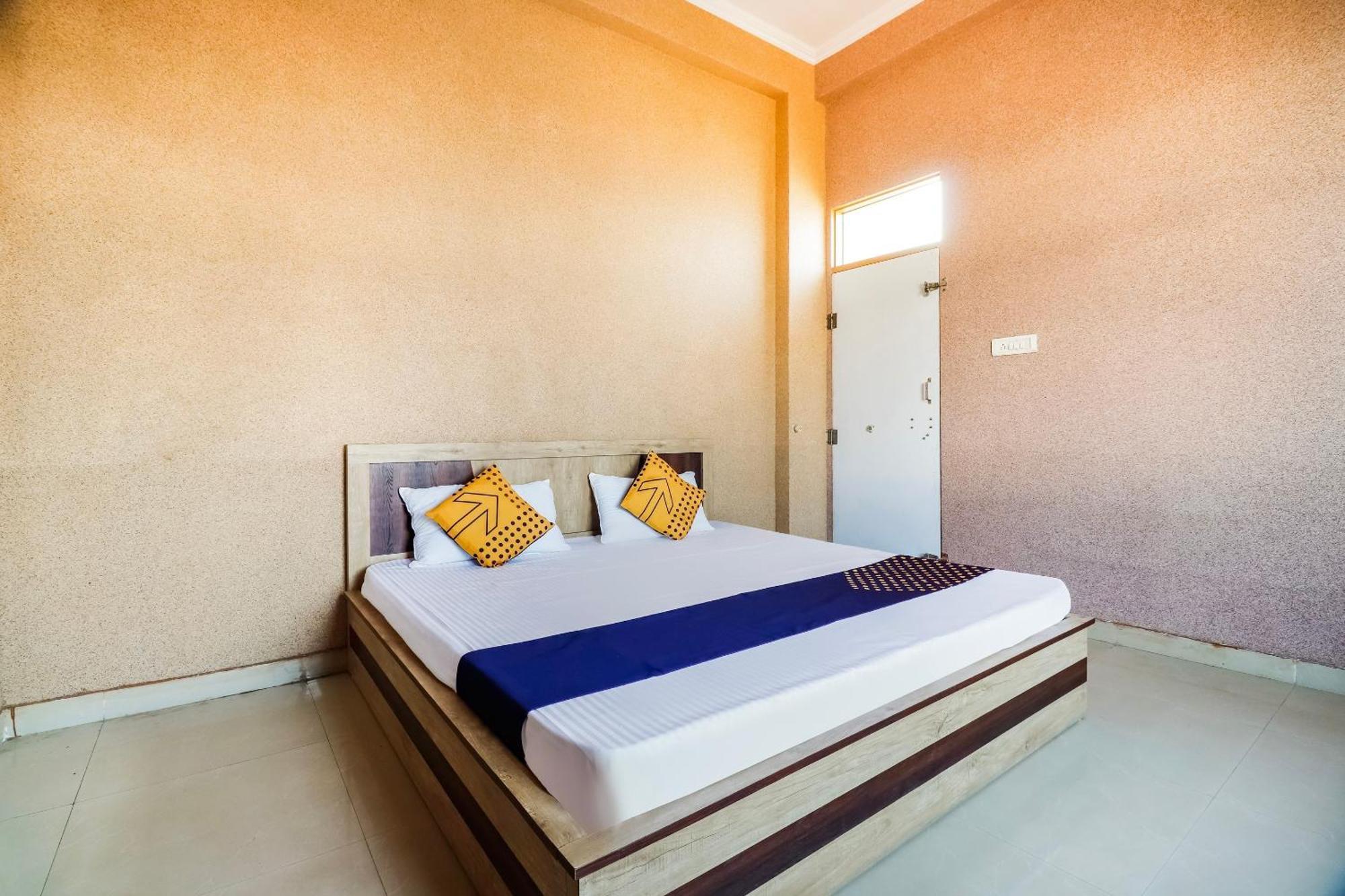 ג'איפור Spot On 68319 Hotel Nakhralo Rajasthan Resort מראה חיצוני תמונה